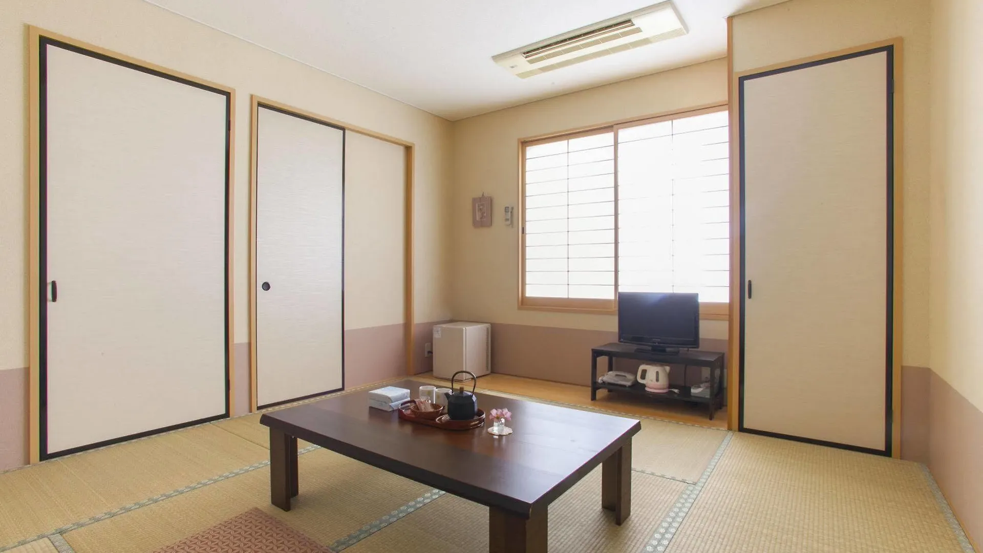 Towa Ryokan Kyoto 3*,